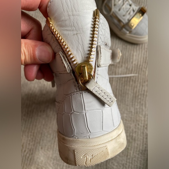 Designer shoes - Picture 3 of 10